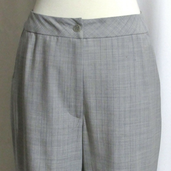 Ladies HAROLD'S Gray Pinstripe Pants Suit Size 4 - Picture 7 of 8